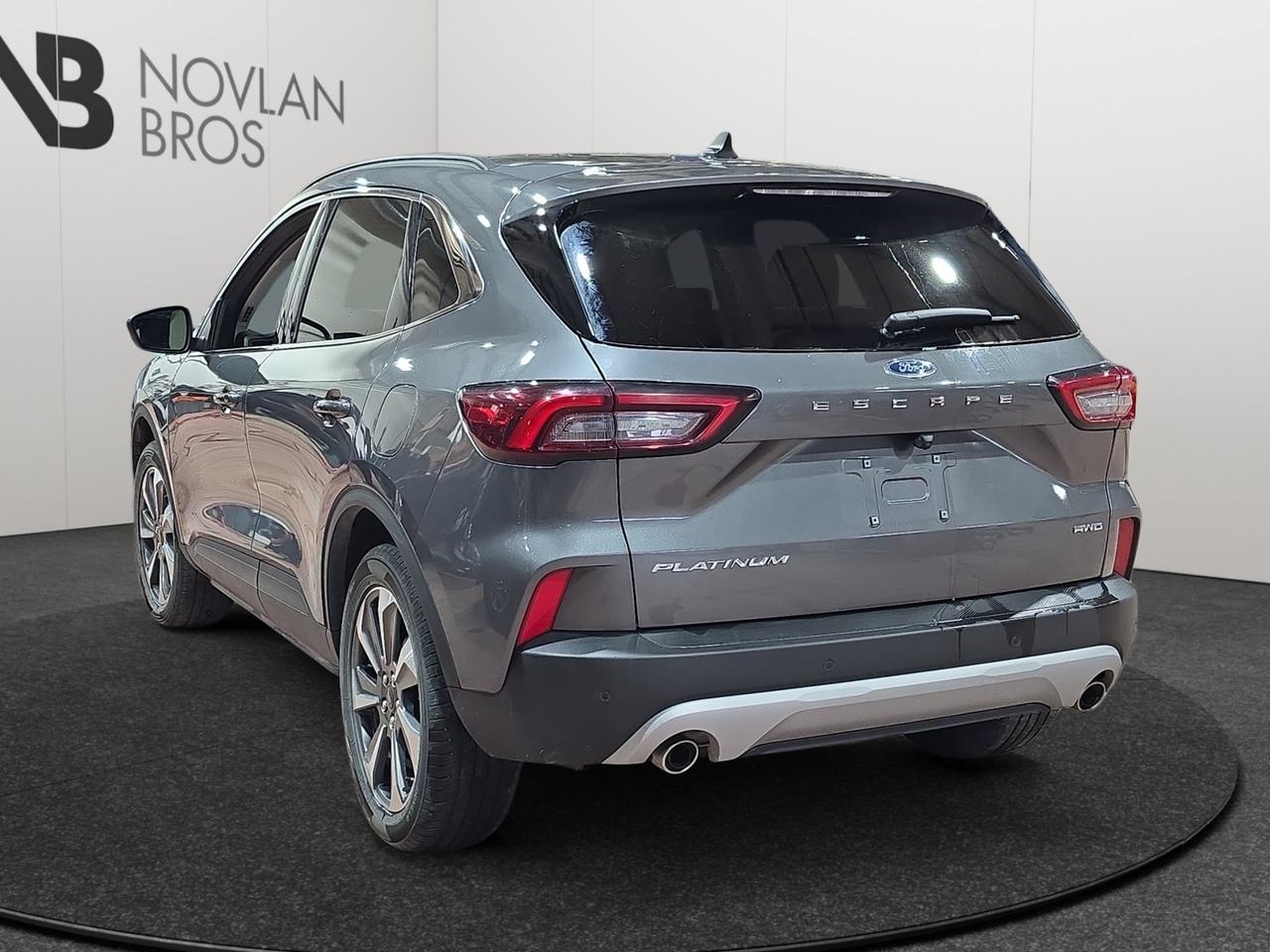 2025 Ford Escape Platinum Photo2
