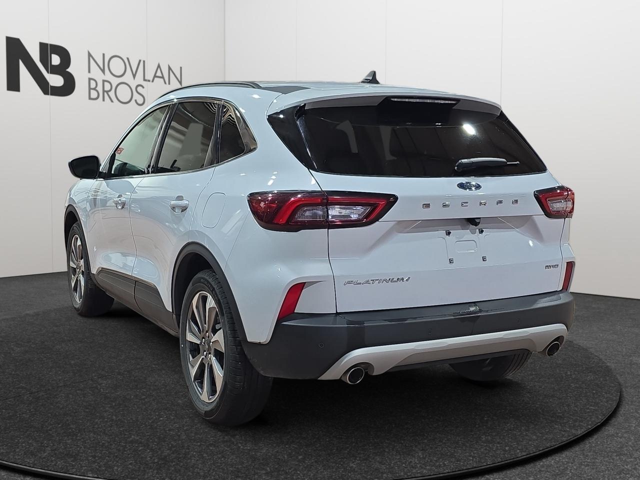 2025 Ford Escape Platinum Photo2