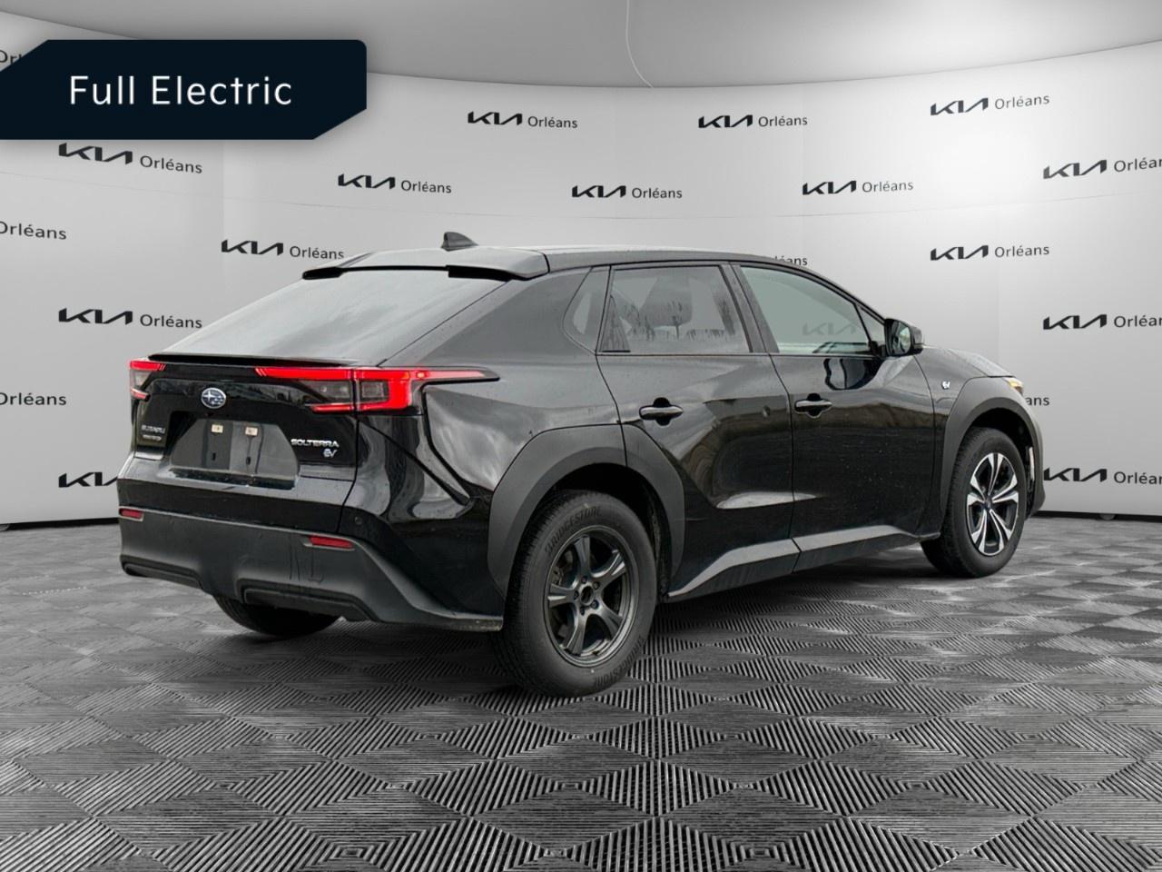 2023 Subaru Solterra Premium AWD Photo4