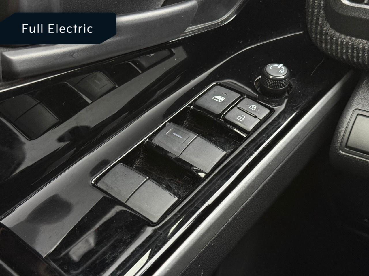 2023 Subaru Solterra Premium AWD Photo