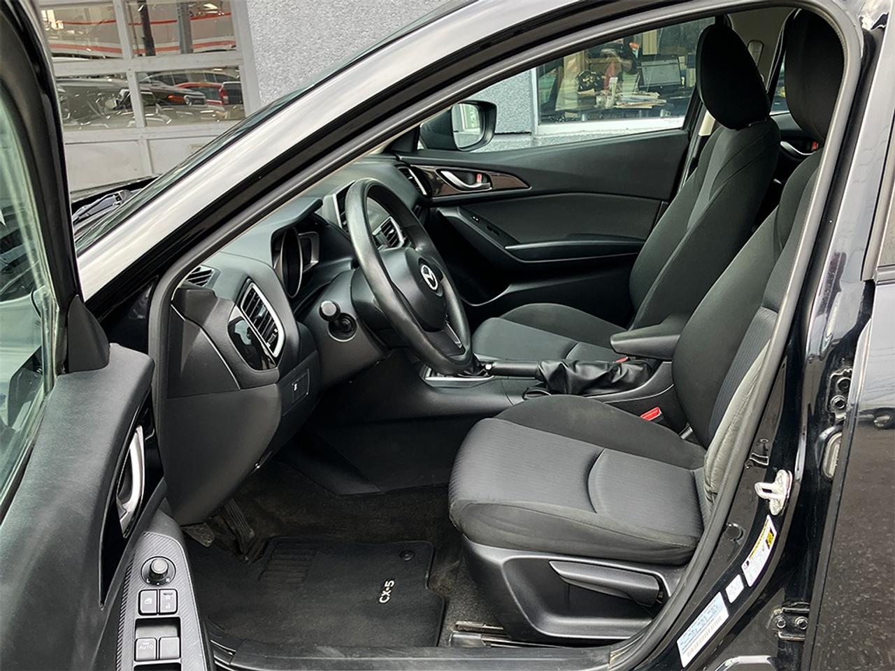 2016 Mazda MAZDA3 GX | SKYACTIVE | MANUAL Photo