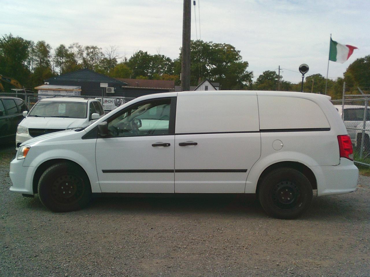 2015 RAM Cargo Van 119" WB Photo4