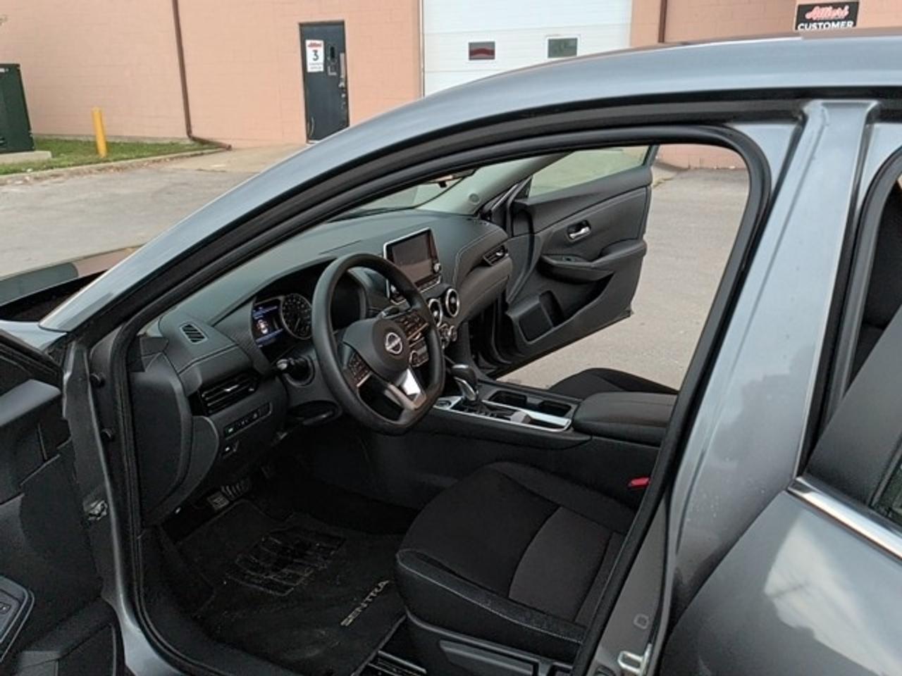 2024 Nissan Sentra SV Photo