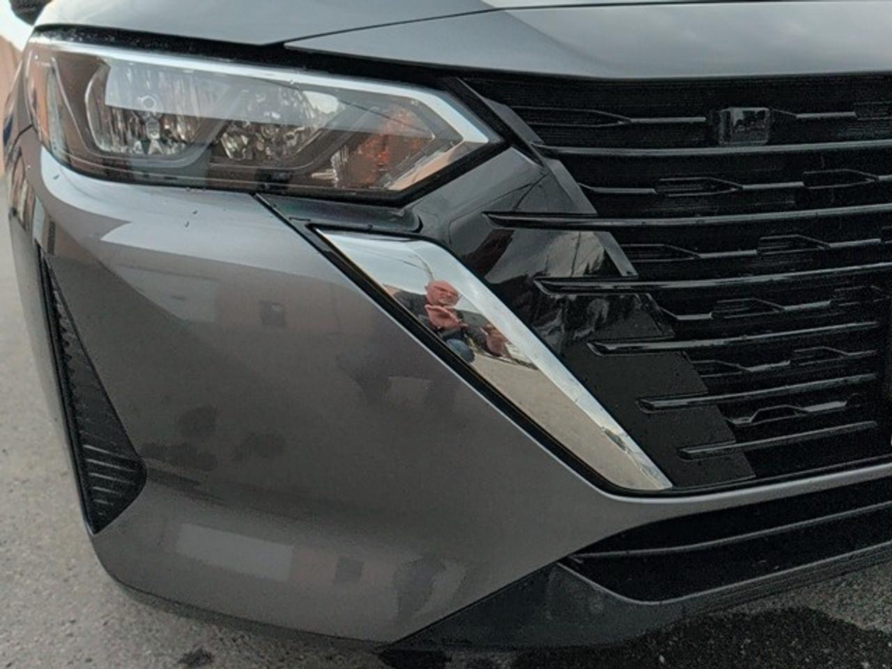 2024 Nissan Sentra SV Photo