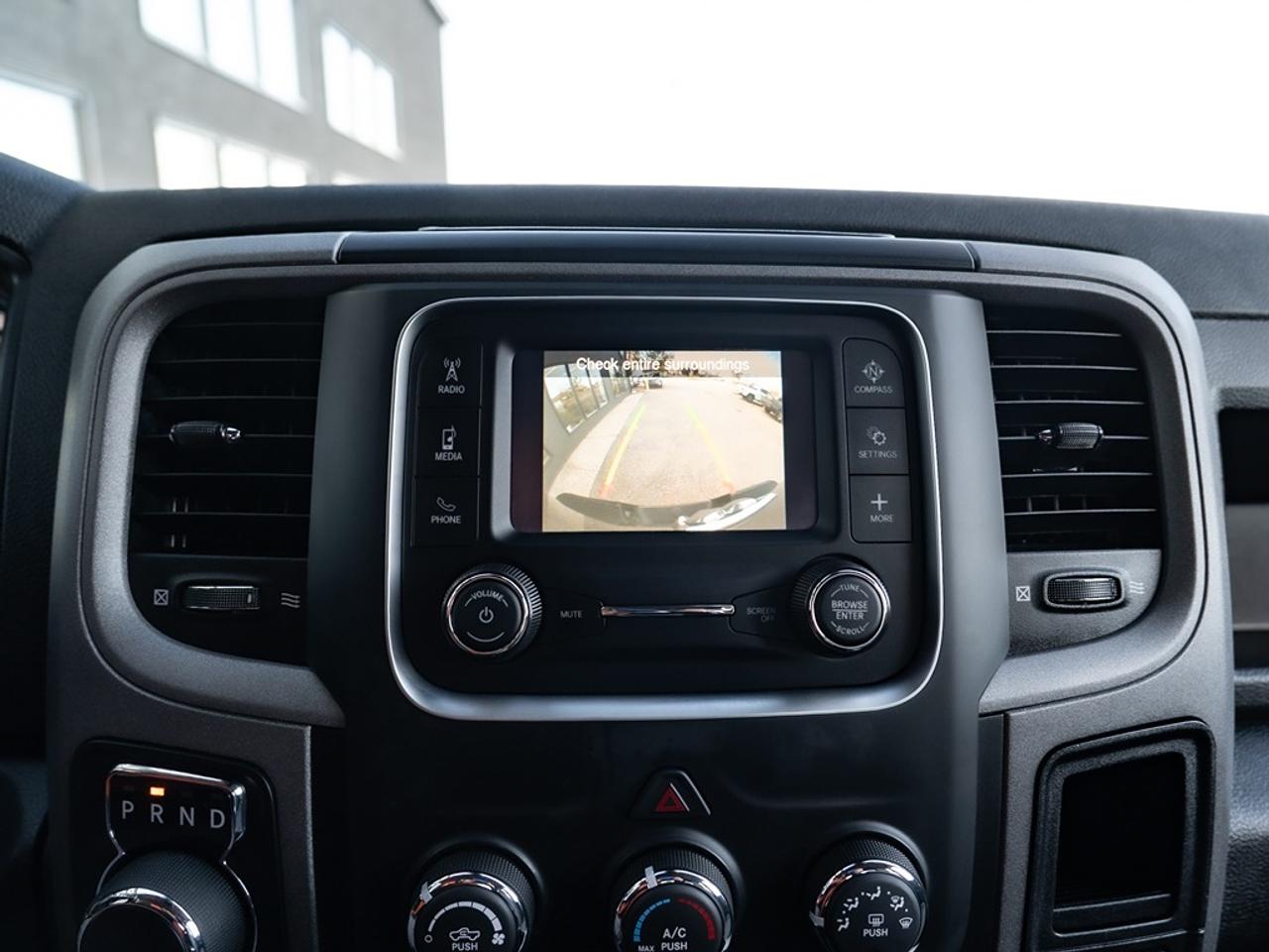 2022 RAM 1500 Classic Express 4x4 Crew Cab Photo37