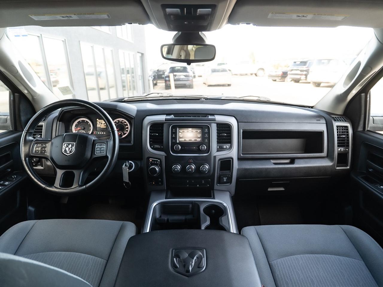 2022 RAM 1500 Classic Express 4x4 Crew Cab Photo7