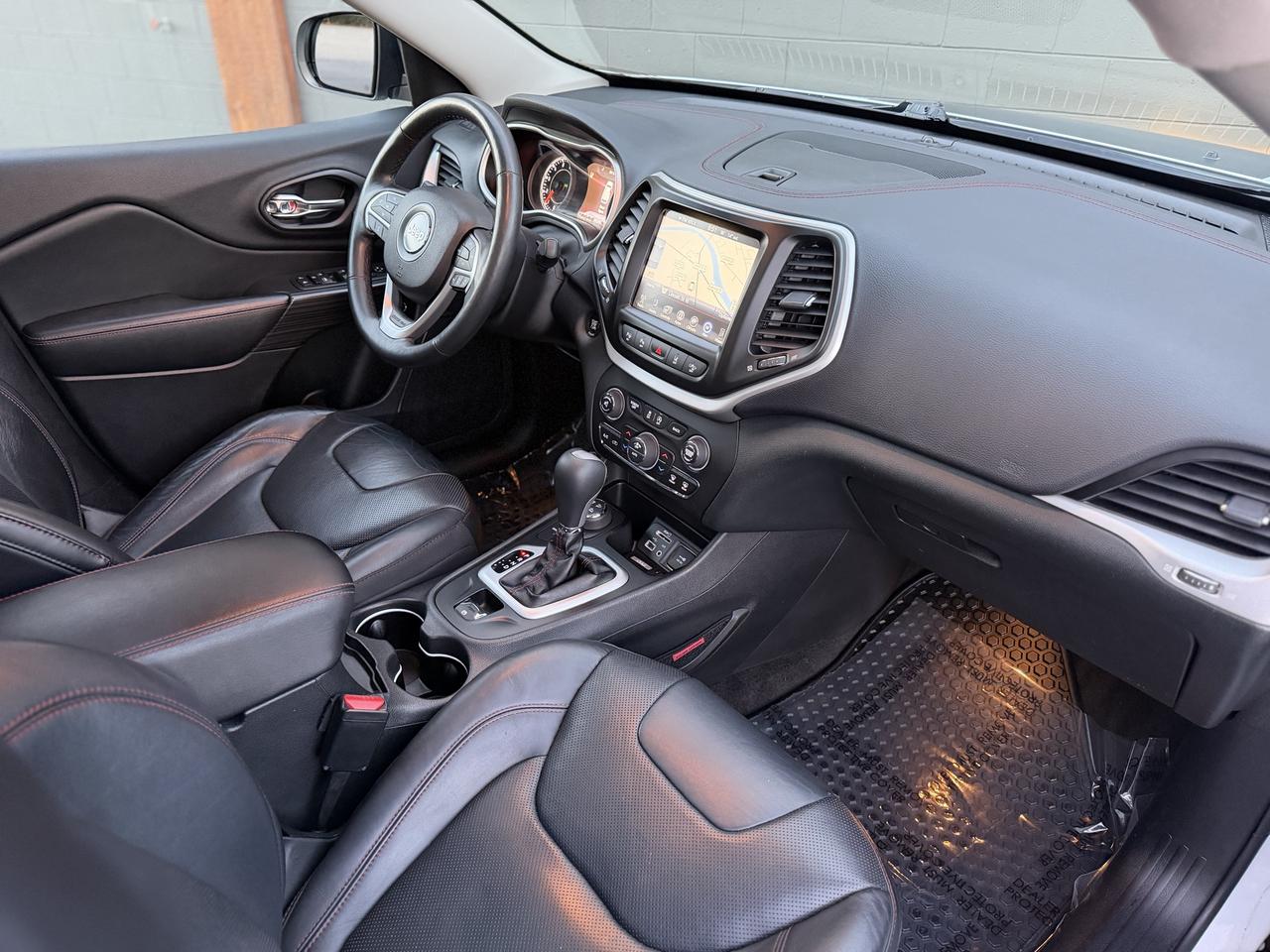 2016 Jeep Cherokee Trailhawk 4WD Photo
