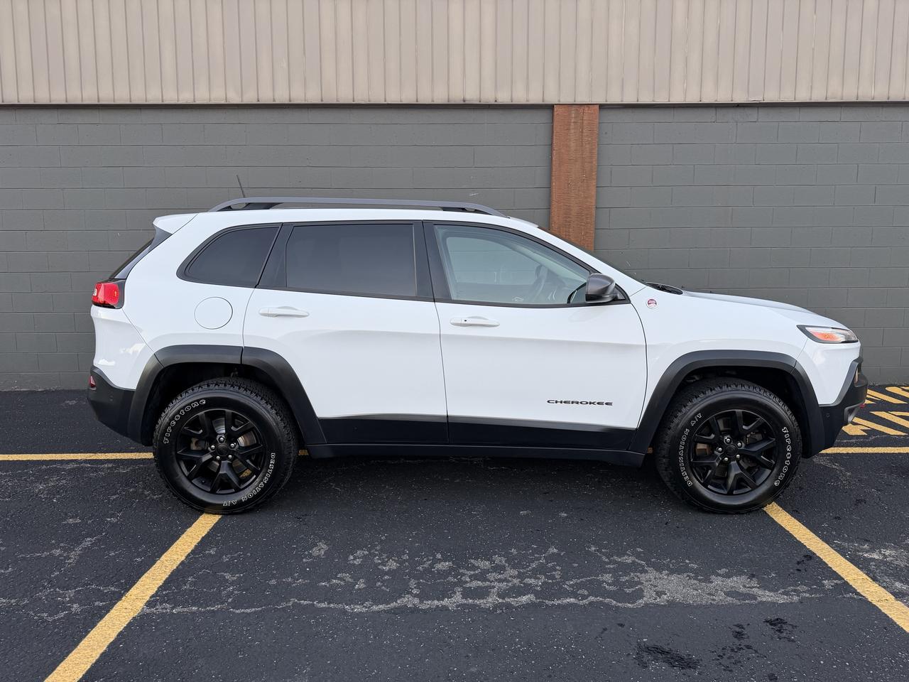 2016 Jeep Cherokee Trailhawk 4WD Photo