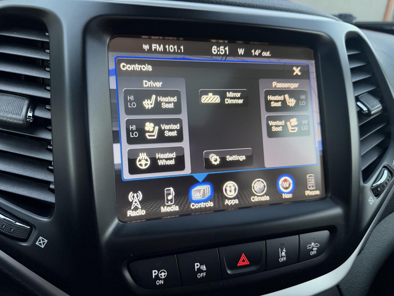 2016 Jeep Cherokee Trailhawk 4WD Photo