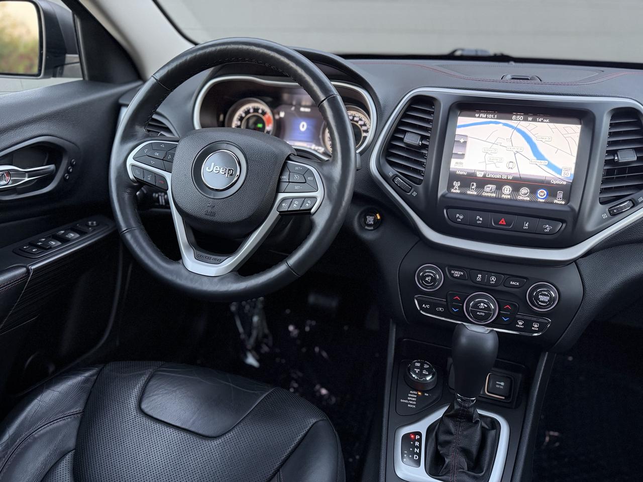 2016 Jeep Cherokee Trailhawk 4WD Photo