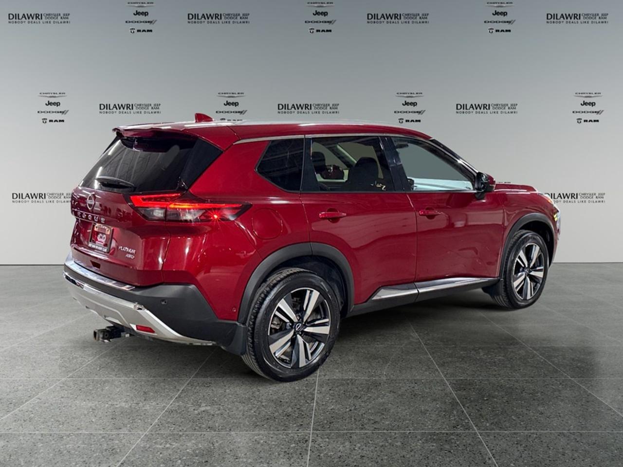 2023 Nissan Rogue AWD Platinum Photo4