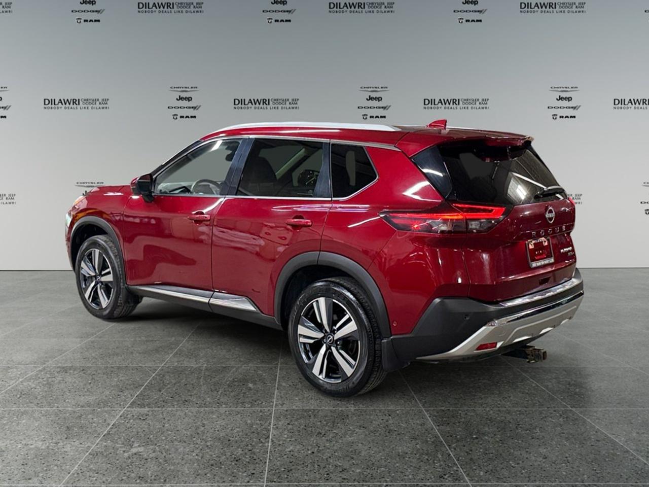 2023 Nissan Rogue AWD Platinum Photo2