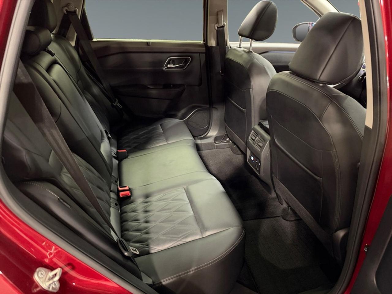 2023 Nissan Rogue AWD Platinum Photo