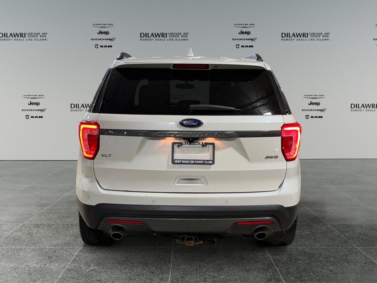 2017 Ford Explorer 4WD 4dr XLT Photo