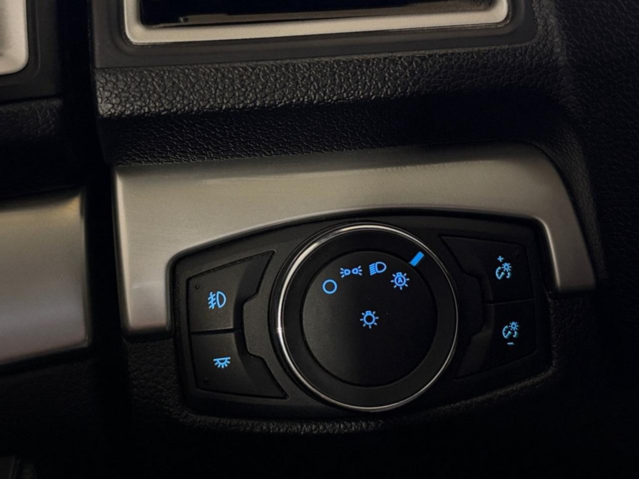 2017 Ford Explorer 4WD 4dr XLT Photo
