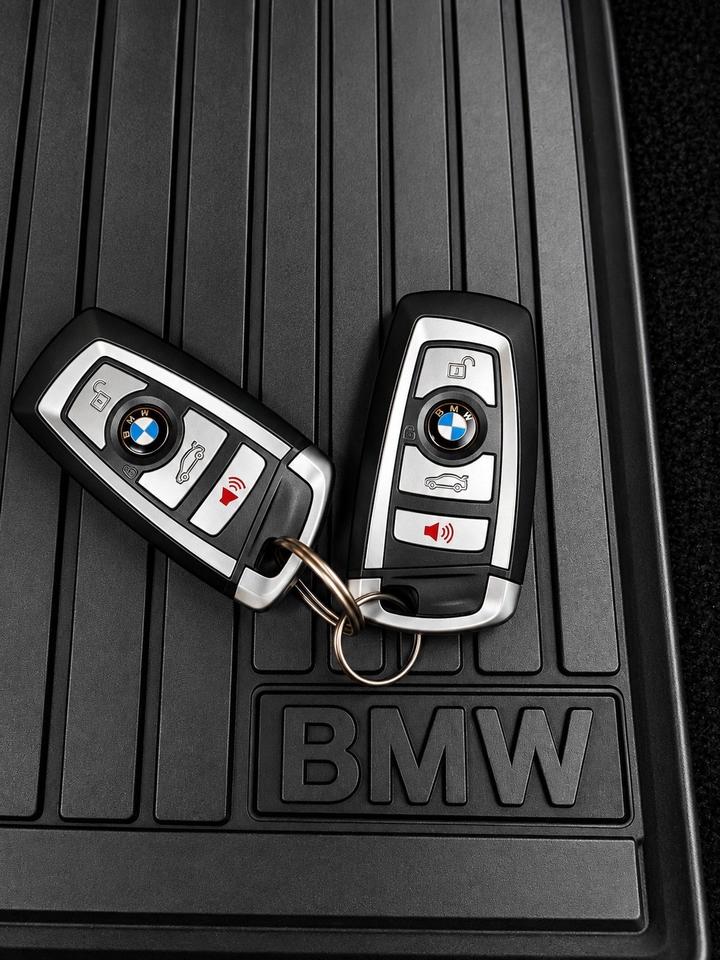2014 BMW 750i 4dr Sdn 750i xDrive AWD Photo