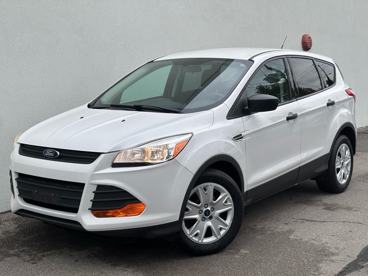 2015 Ford Escape ONLY 92,000KM-1 OWNER-CERTIFIED-SUMMER/WINTER TIRES! Photo