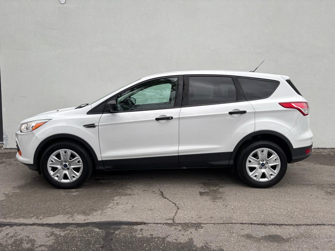 2015 Ford Escape ONLY 92,000KM-1 OWNER-CERTIFIED-SUMMER/WINTER TIRES! Photo1