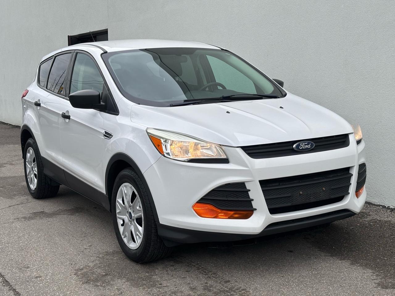 2015 Ford Escape ONLY 92,000KM-1 OWNER-CERTIFIED-SUMMER/WINTER TIRES! Photo