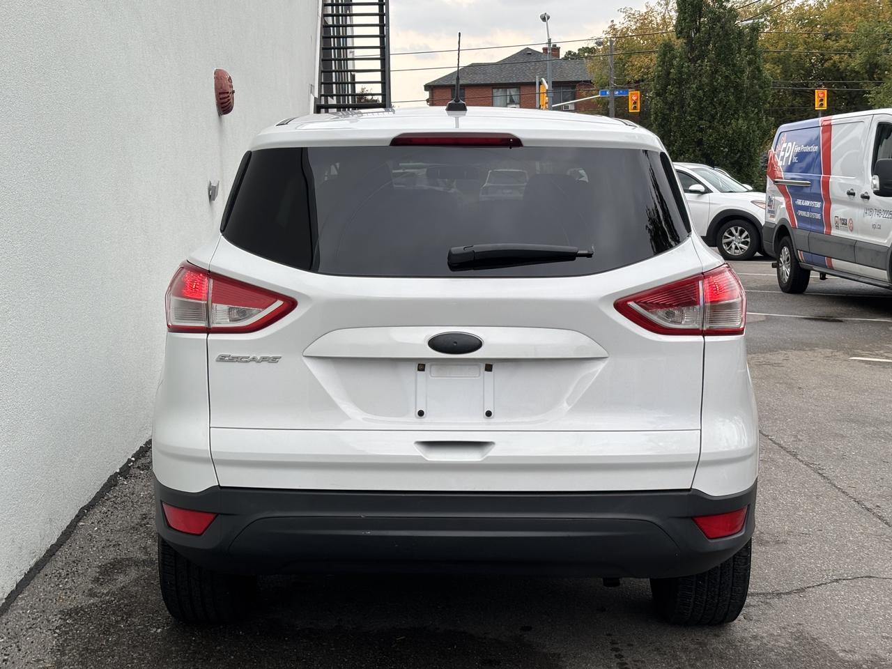 2015 Ford Escape ONLY 92,000KM-1 OWNER-CERTIFIED-SUMMER/WINTER TIRES! Photo