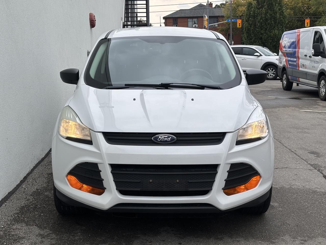 2015 Ford Escape ONLY 92,000KM-1 OWNER-CERTIFIED-SUMMER/WINTER TIRES! Photo