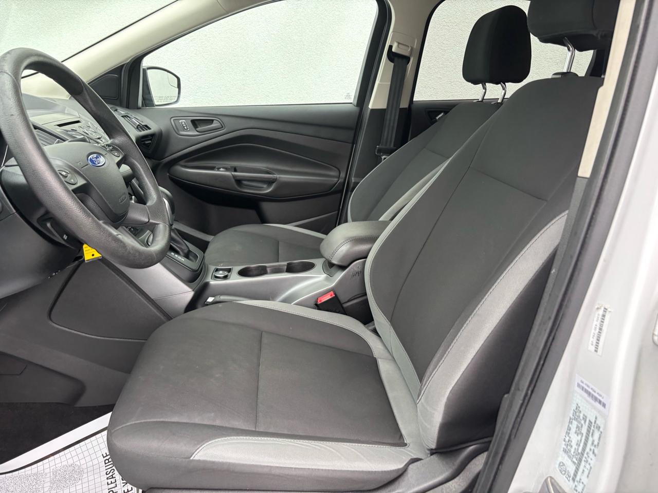 2015 Ford Escape ONLY 92,000KM-1 OWNER-CERTIFIED-SUMMER/WINTER TIRES! Photo