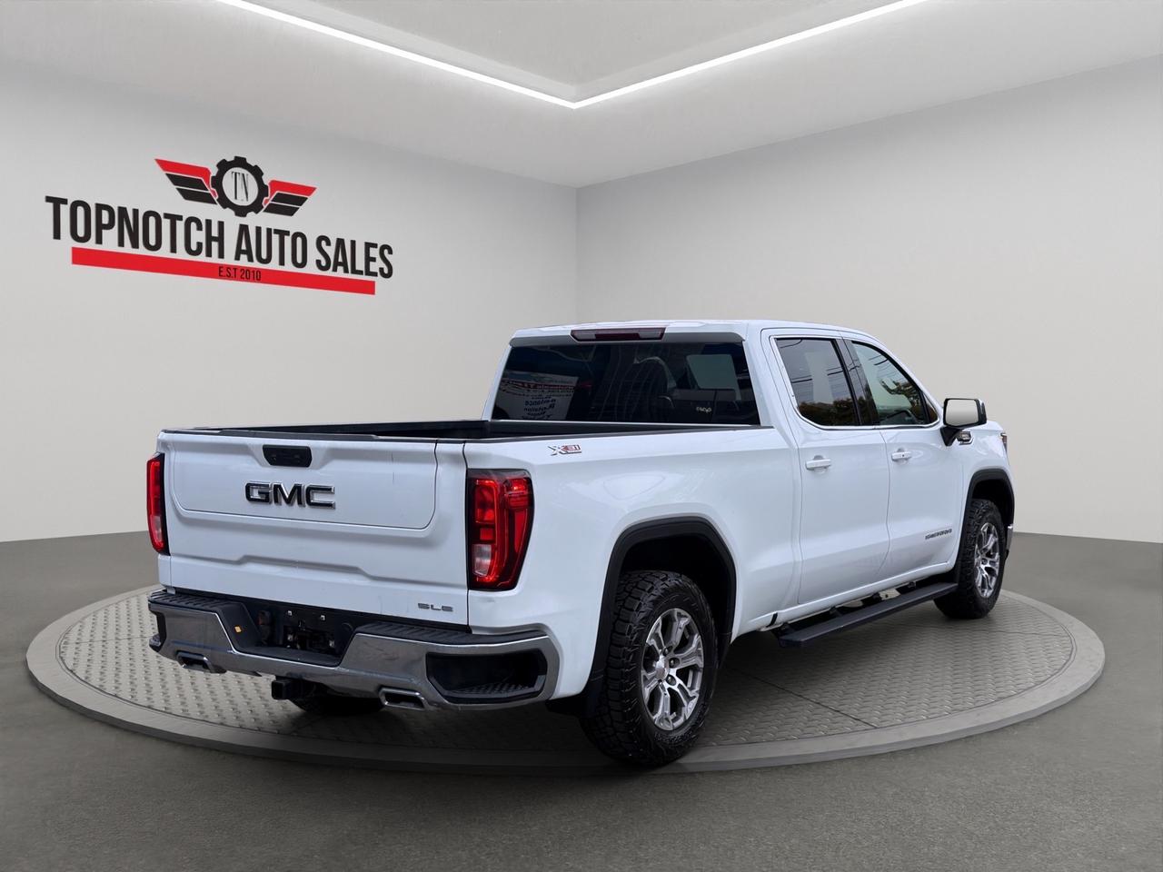 2023 GMC Sierra 1500 4WD Crew Cab 157" SLE Photo