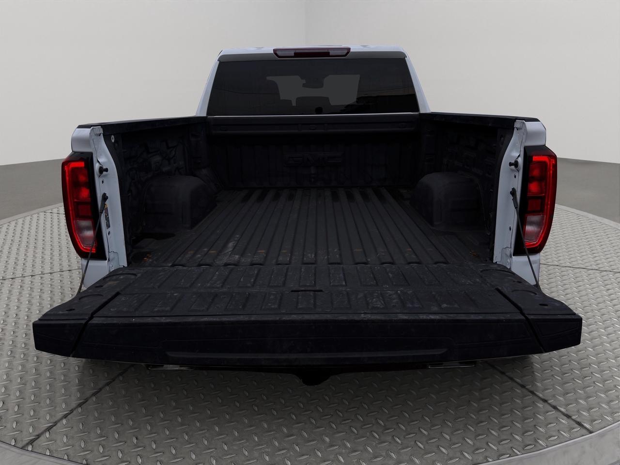 2023 GMC Sierra 1500 4WD Crew Cab 157" SLE Photo