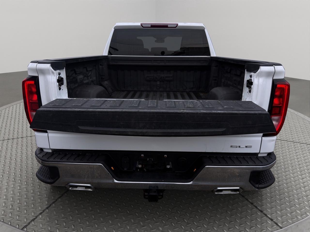 2023 GMC Sierra 1500 4WD Crew Cab 157" SLE Photo