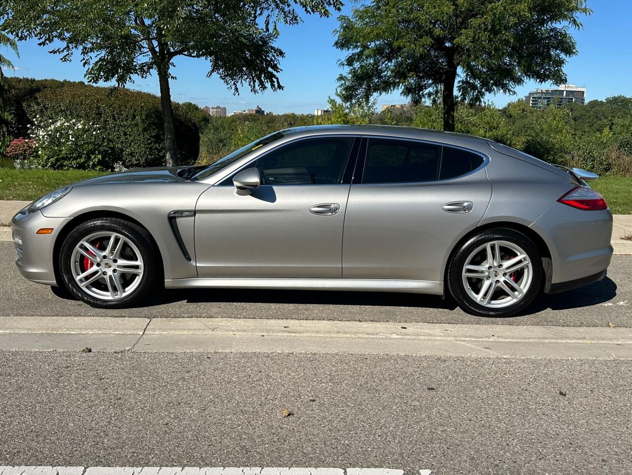 2010 Porsche Panamera 4S / AWD / V8 / ADAPTIVE SUSPENSION / LOW KM'S / STUNNING SHAPE Photo5