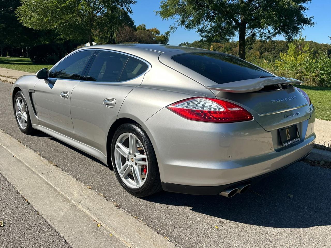 2010 Porsche Panamera 4S / AWD / V8 / ADAPTIVE SUSPENSION / LOW KM'S / STUNNING SHAPE Photo