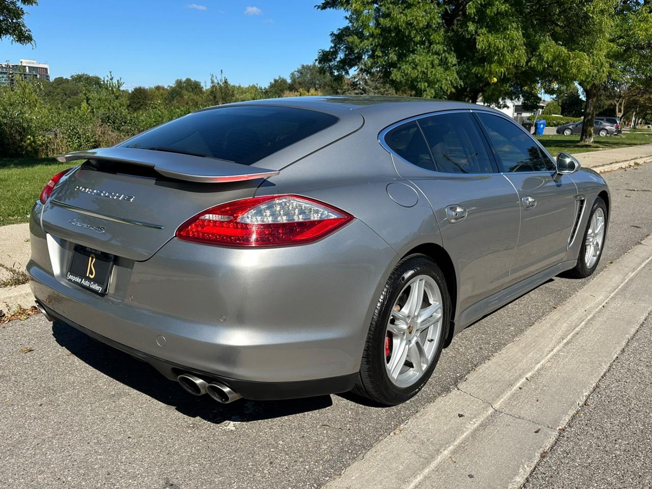 2010 Porsche Panamera 4S / AWD / V8 / ADAPTIVE SUSPENSION / LOW KM'S / STUNNING SHAPE Photo3