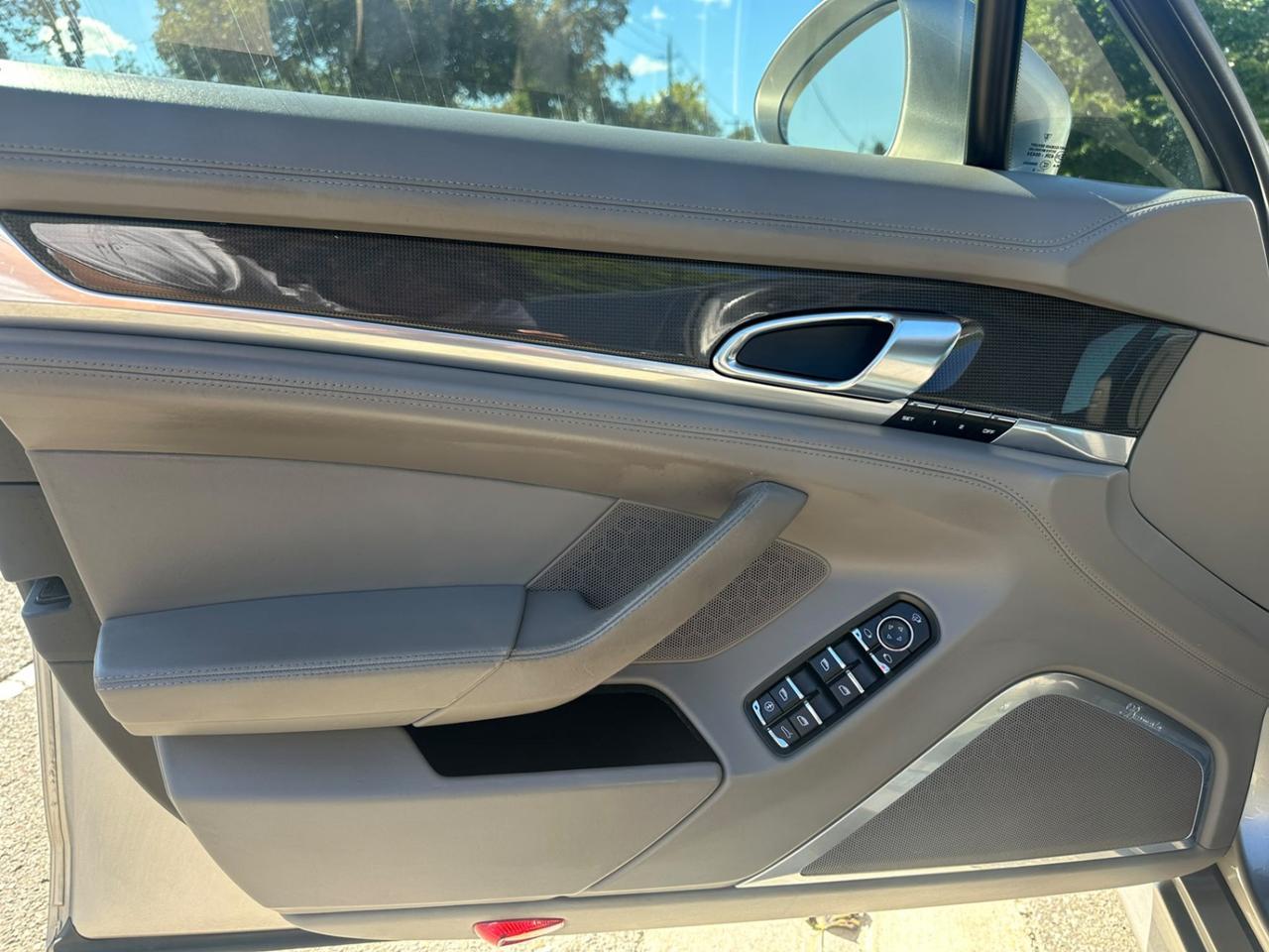 2010 Porsche Panamera 4S / AWD / V8 / ADAPTIVE SUSPENSION / LOW KM'S / STUNNING SHAPE Photo