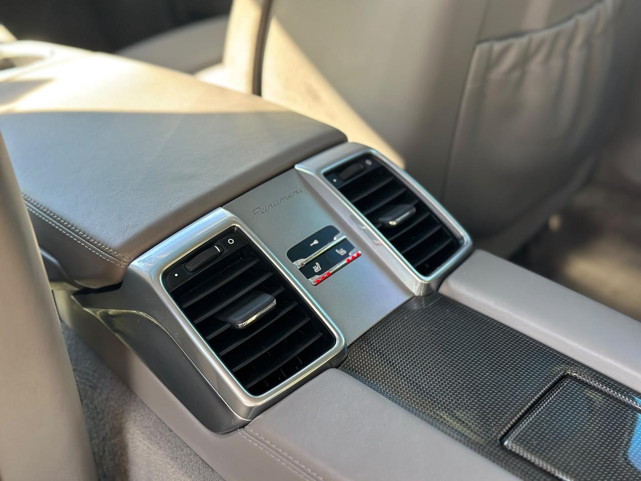 2010 Porsche Panamera 4S / AWD / V8 / ADAPTIVE SUSPENSION / LOW KM'S / STUNNING SHAPE Photo