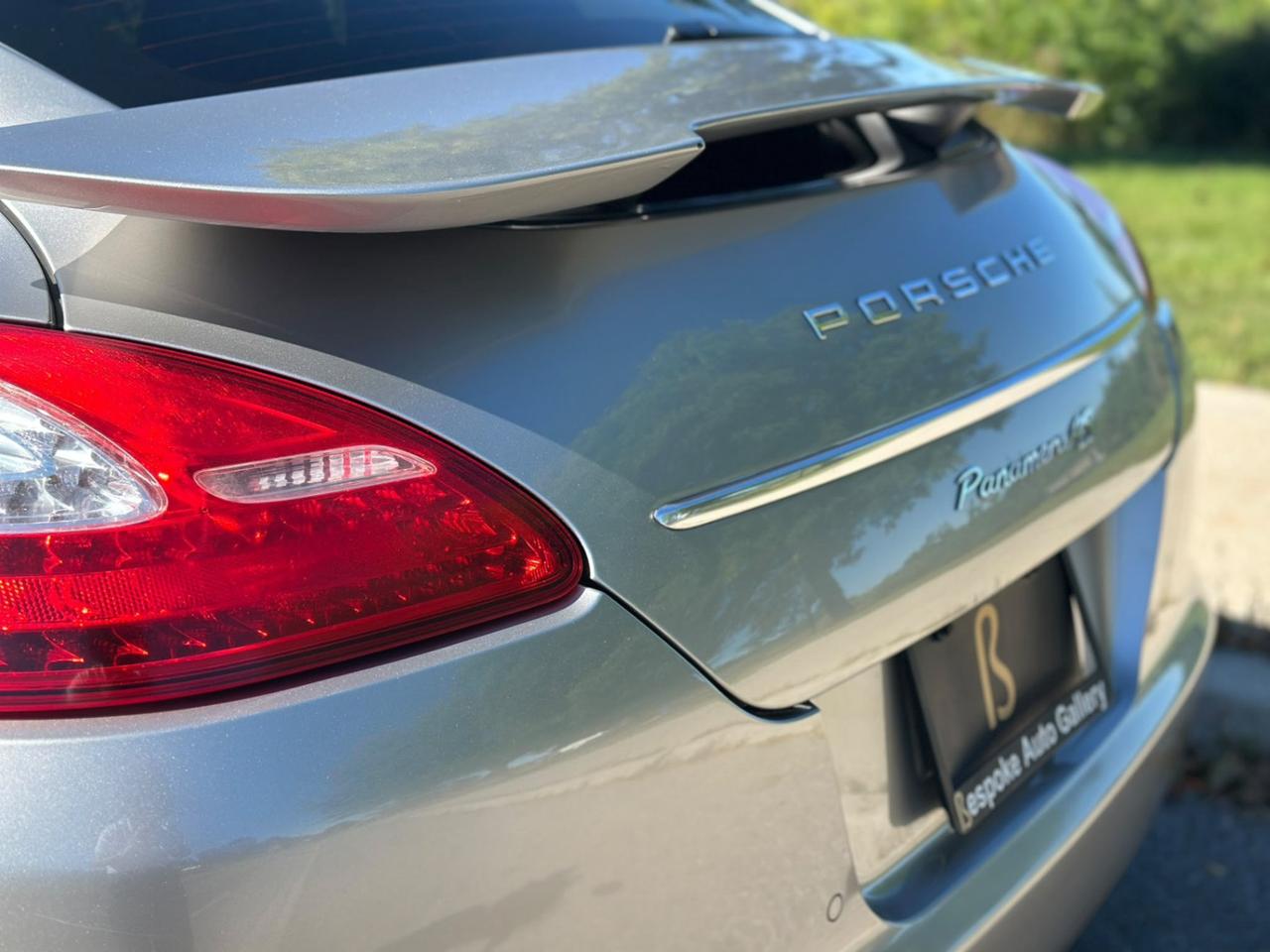 2010 Porsche Panamera 4S / AWD / V8 / ADAPTIVE SUSPENSION / LOW KM'S / STUNNING SHAPE Photo