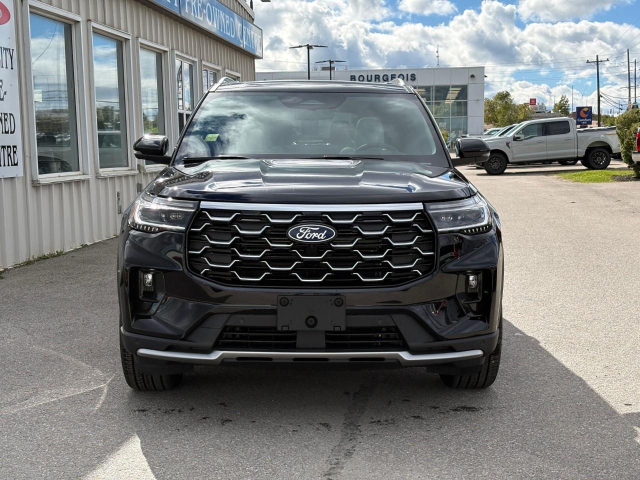 2027 Ford Explorer Platinum 4WD Photo3