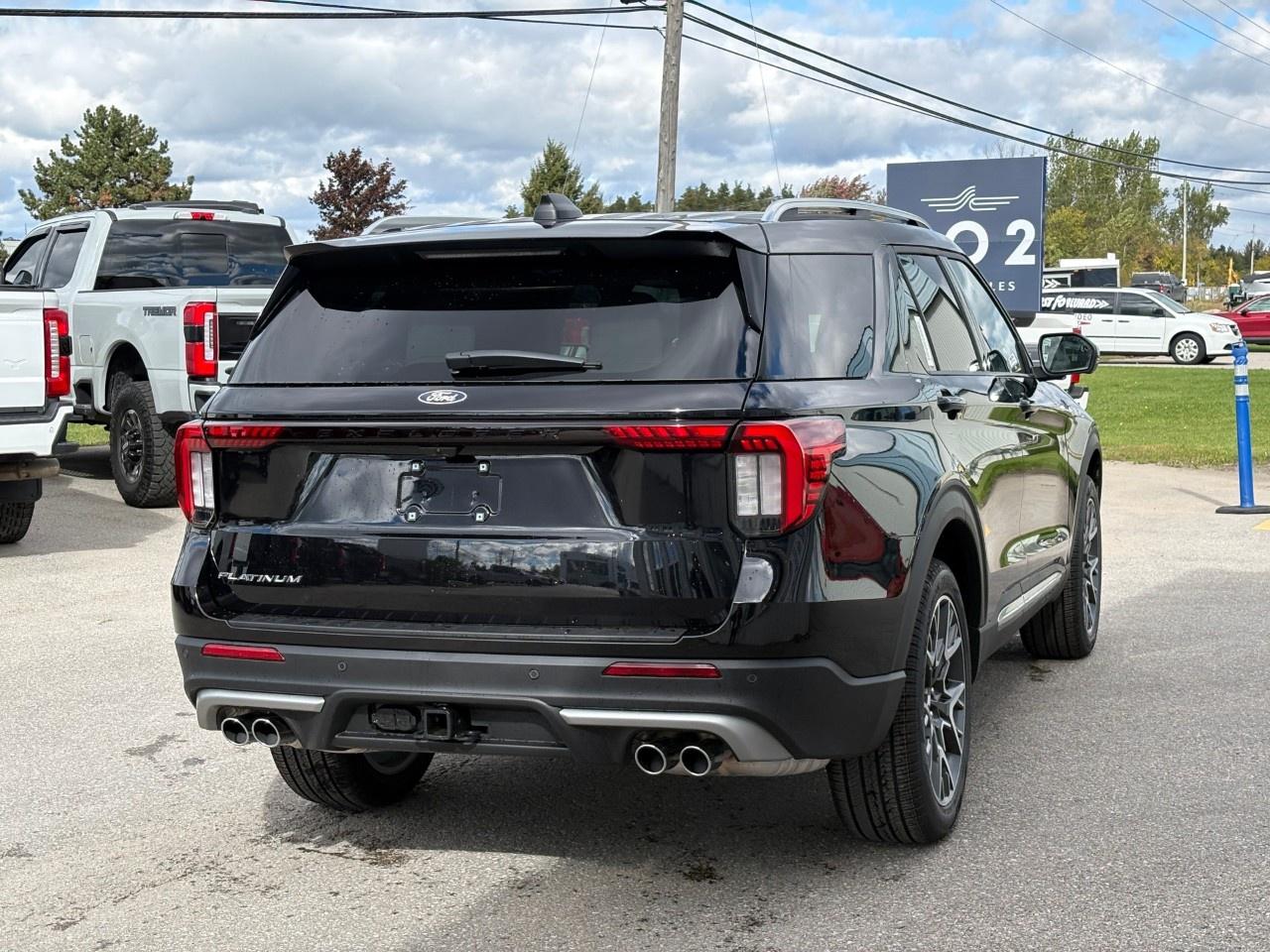 2027 Ford Explorer Platinum 4WD Photo
