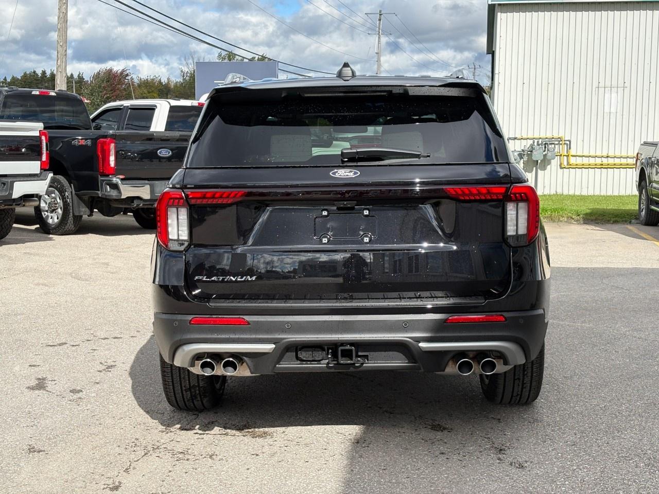 2027 Ford Explorer Platinum 4WD Photo