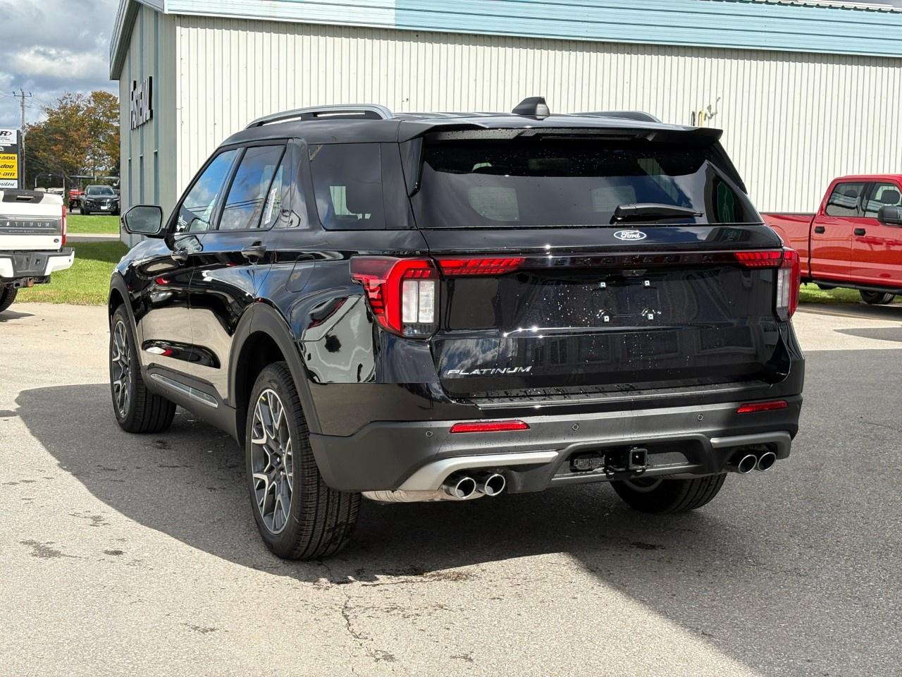 2027 Ford Explorer Platinum 4WD Photo