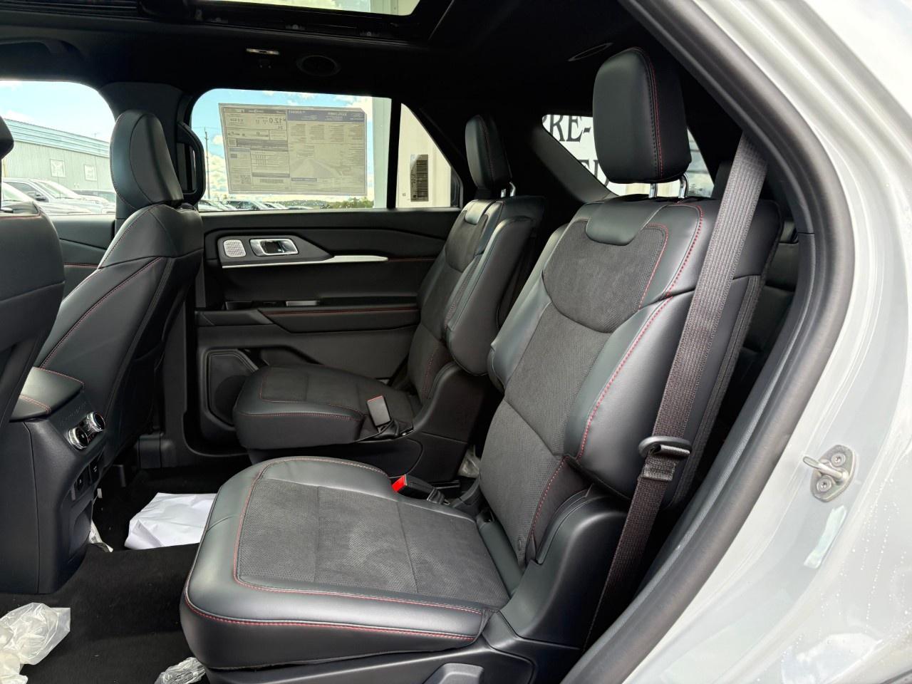 2027 Ford Explorer ST 4WD Photo