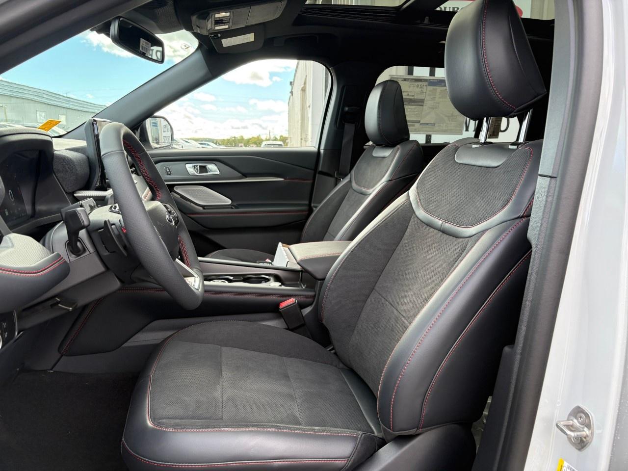2027 Ford Explorer ST 4WD Photo