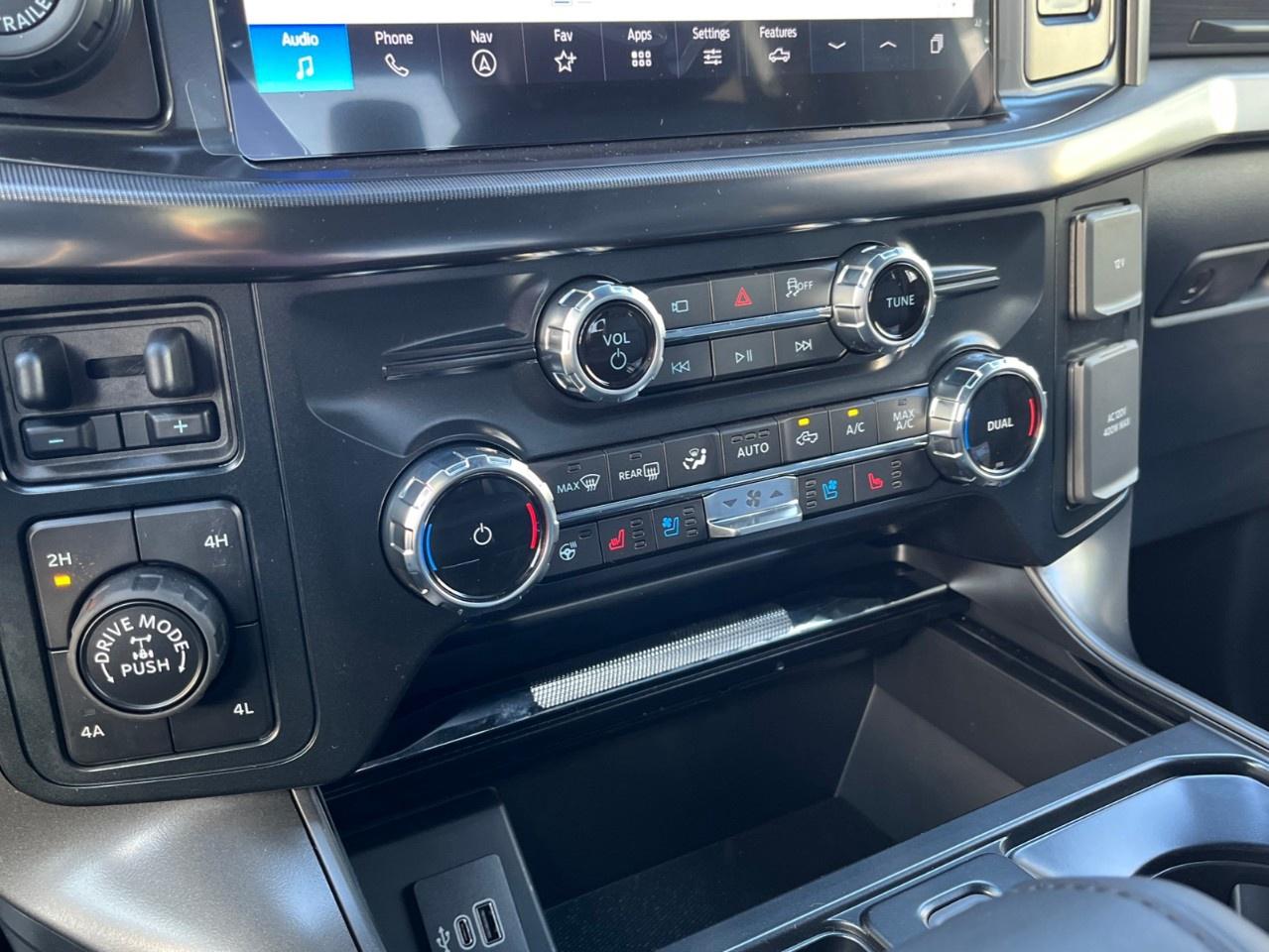 2026 Ford F-150 Lariat 4WD SuperCrew 5.5' Box Photo