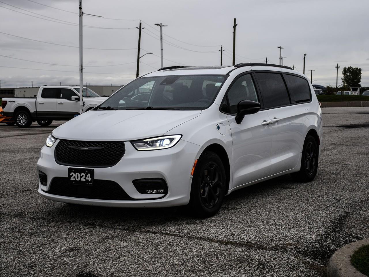 2024 Chrysler Pacifica Hybrid Select HYBRID | NAV | SUNROOF | HTD & COOLED SEATS | HTD STEERING Photo