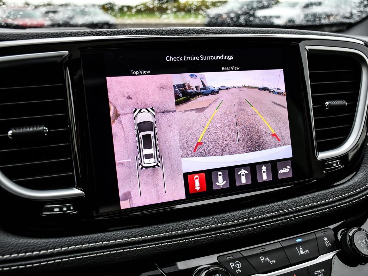 2024 Chrysler Pacifica Hybrid Select HYBRID | NAV | SUNROOF | HTD & COOLED SEATS | HTD STEERING Photo
