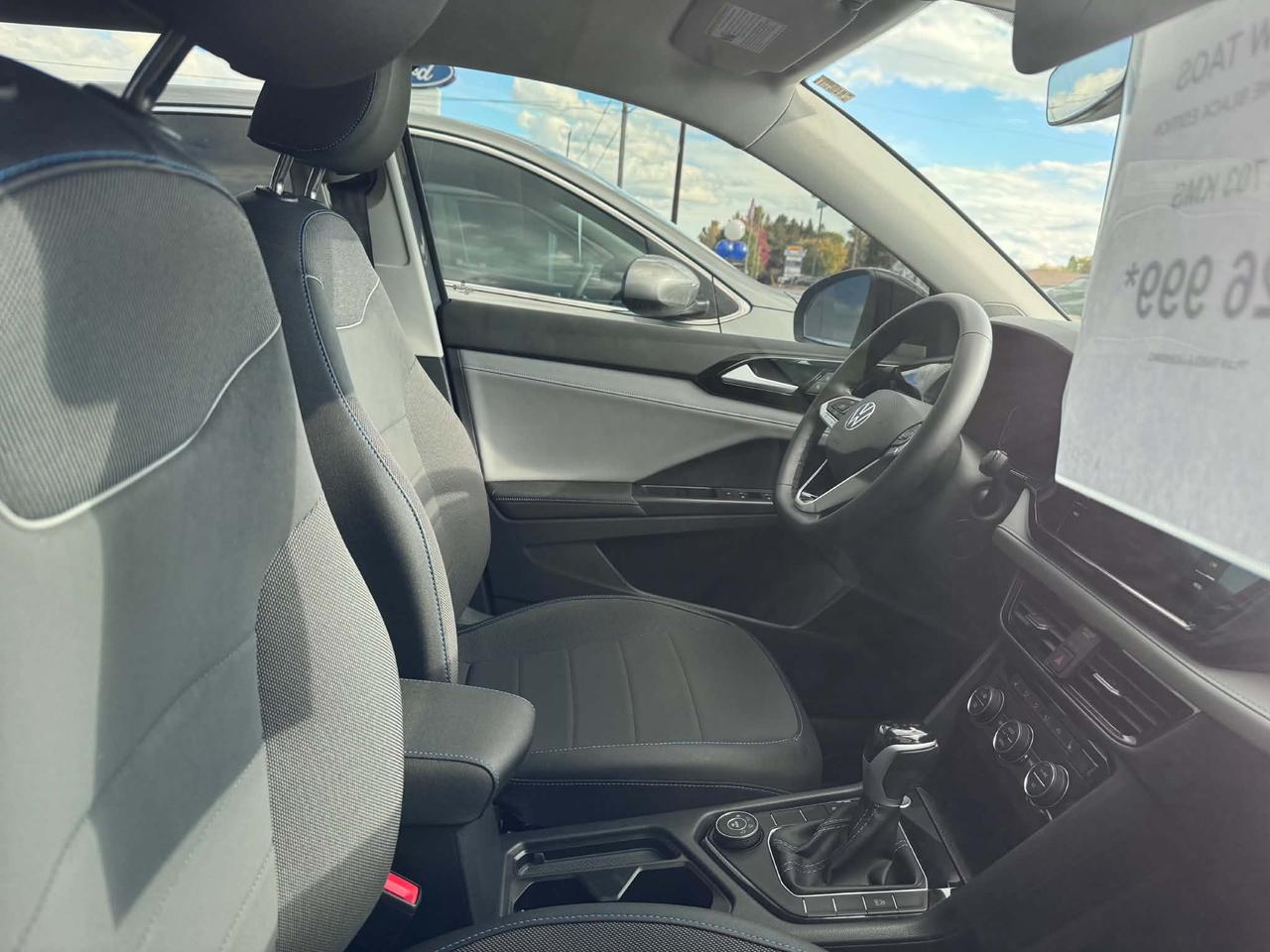 2024 Volkswagen Taos Comfortline Black Edition Photo
