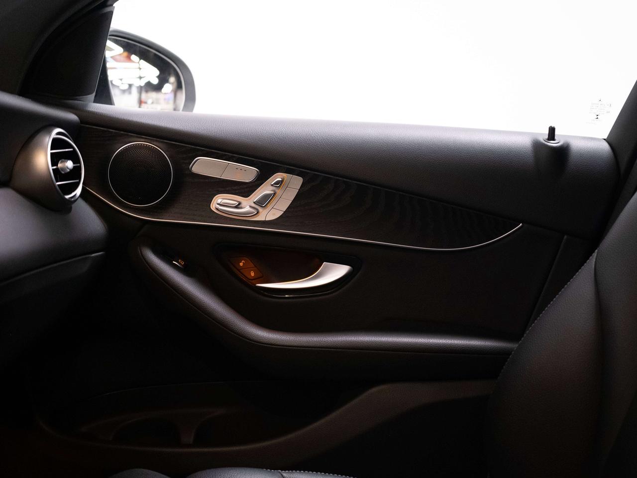 2020 Mercedes-Benz GLC 300 | AMG | PREMIUM ONE | NIGHT PKG Photo
