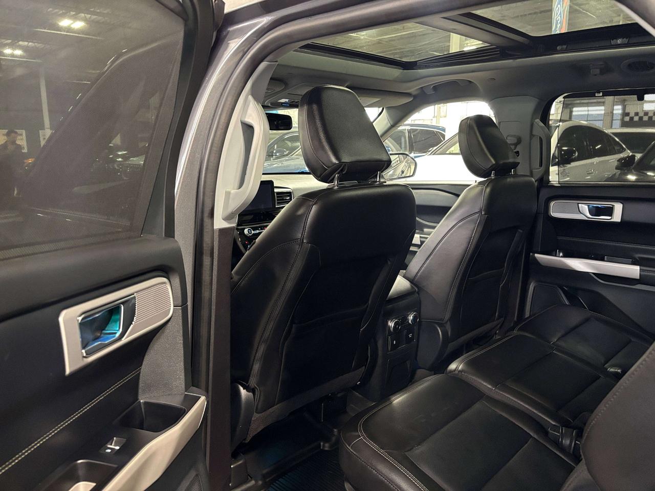 2022 Ford Explorer Limited|HYBRID|4WD|7PASS|NAV|LEATHER|360CAM|PANO|+ Photo