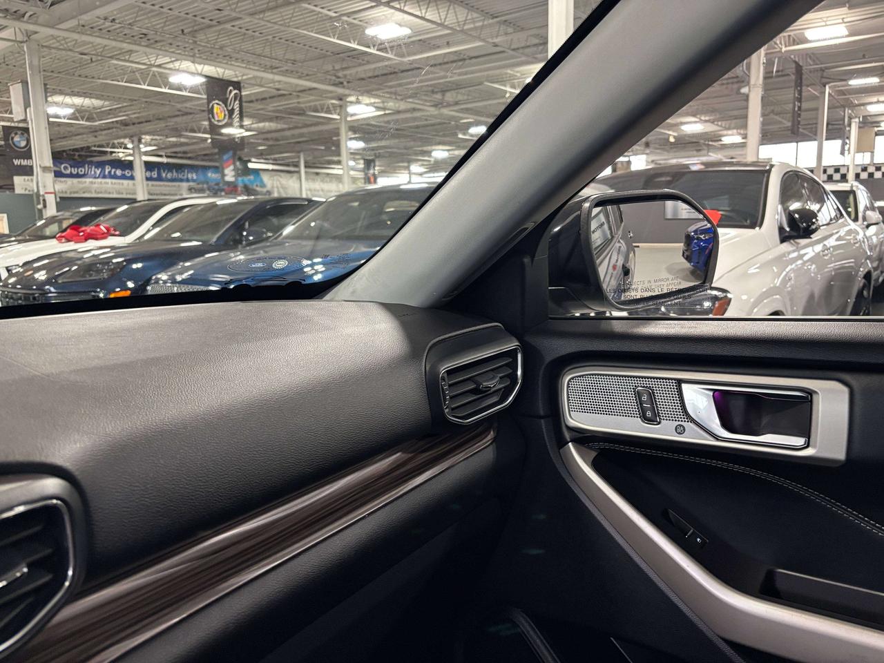 2022 Ford Explorer Limited|HYBRID|4WD|7PASS|NAV|LEATHER|360CAM|PANO|+ Photo