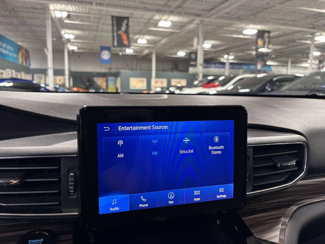 2022 Ford Explorer Limited|HYBRID|4WD|7PASS|NAV|LEATHER|360CAM|PANO|+ Photo