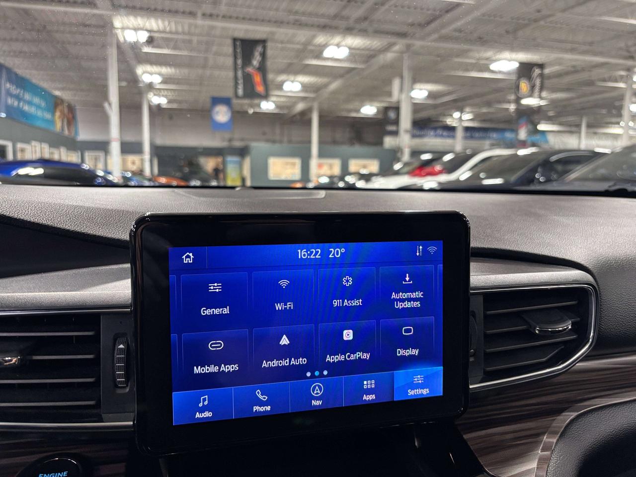 2022 Ford Explorer Limited|HYBRID|4WD|7PASS|NAV|LEATHER|360CAM|PANO|+ Photo